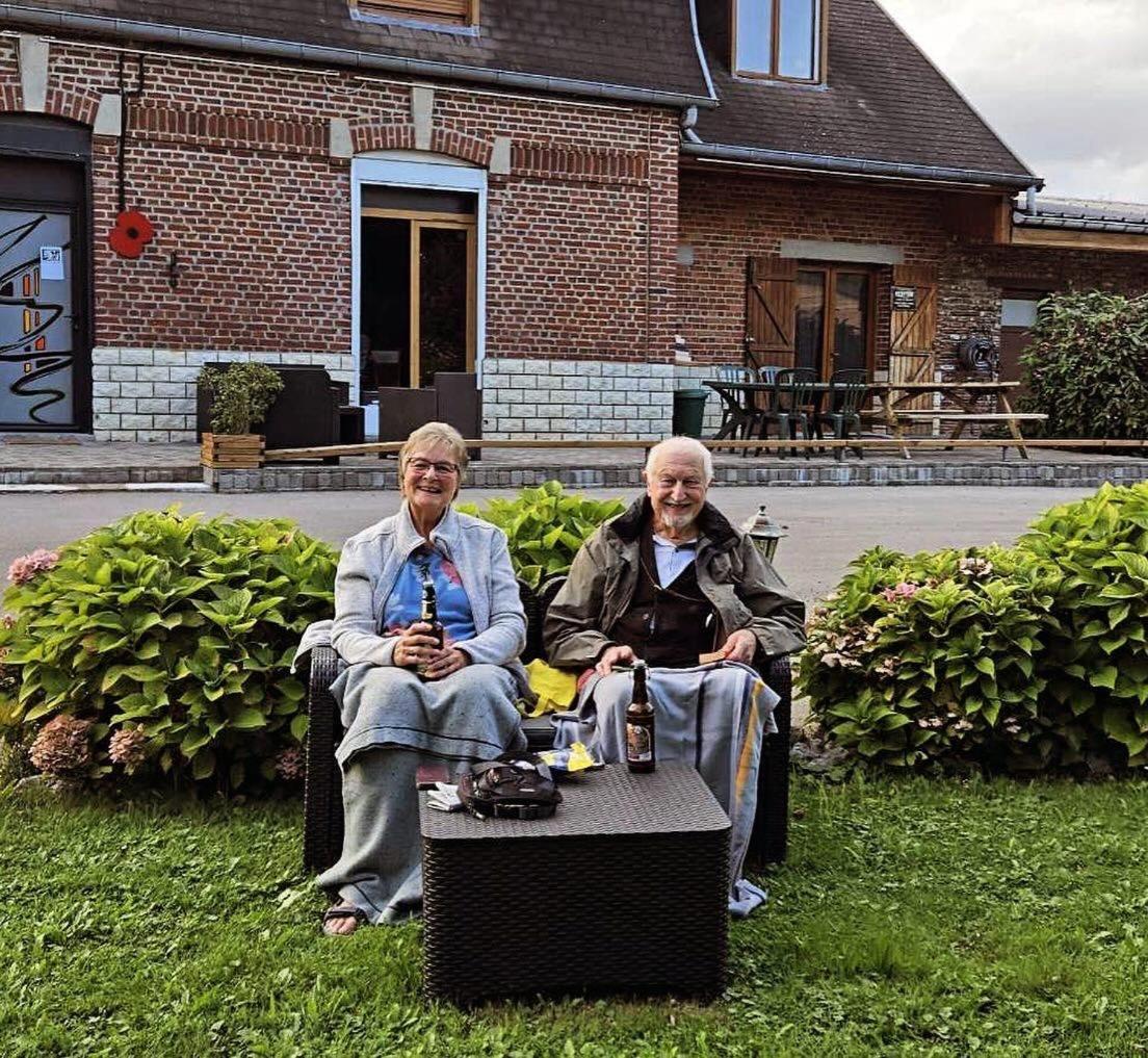 Le Clos Du Clocher Gueudecourt Exteriör bild