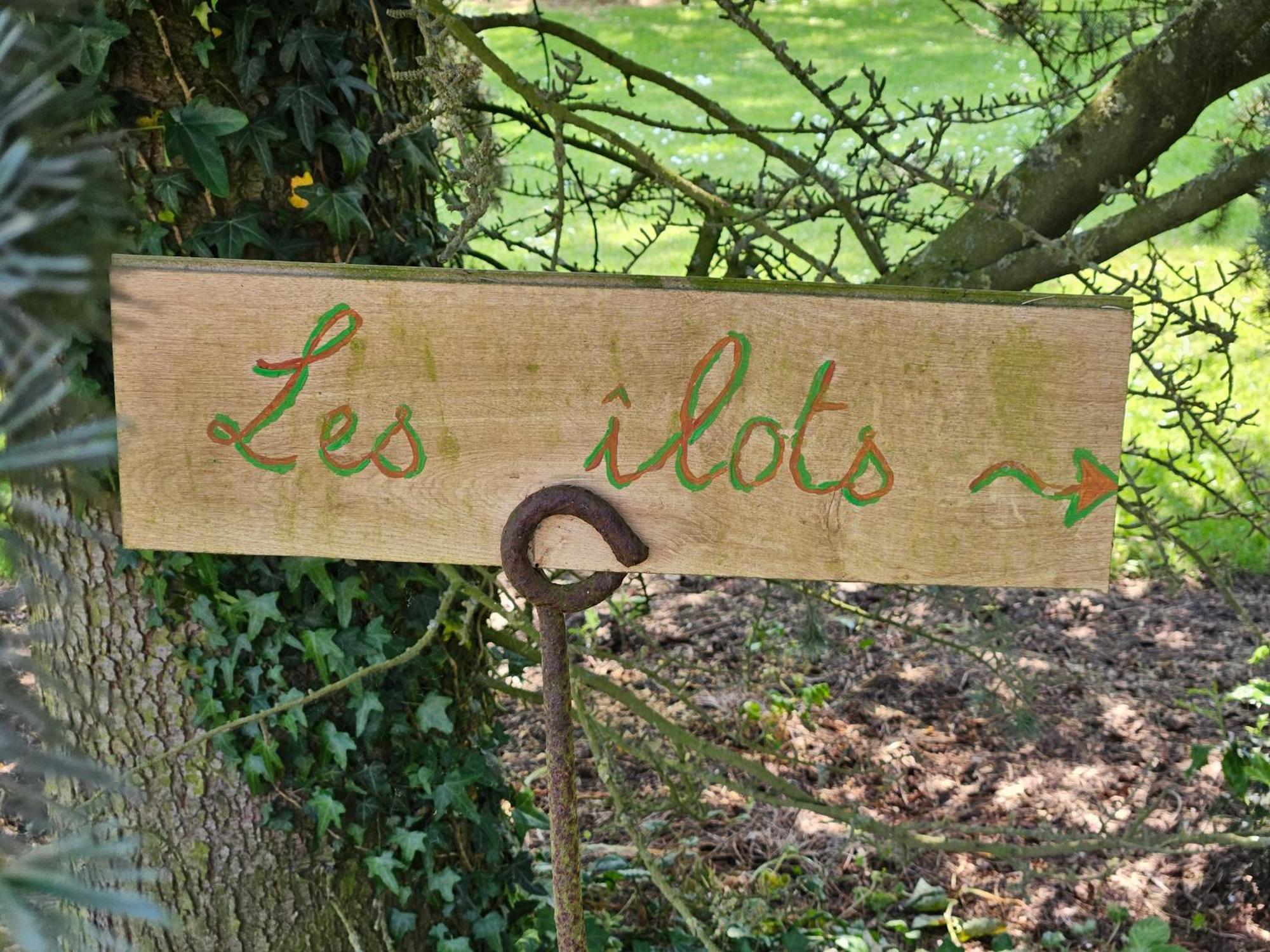 Le Clos Du Clocher Gueudecourt Exteriör bild