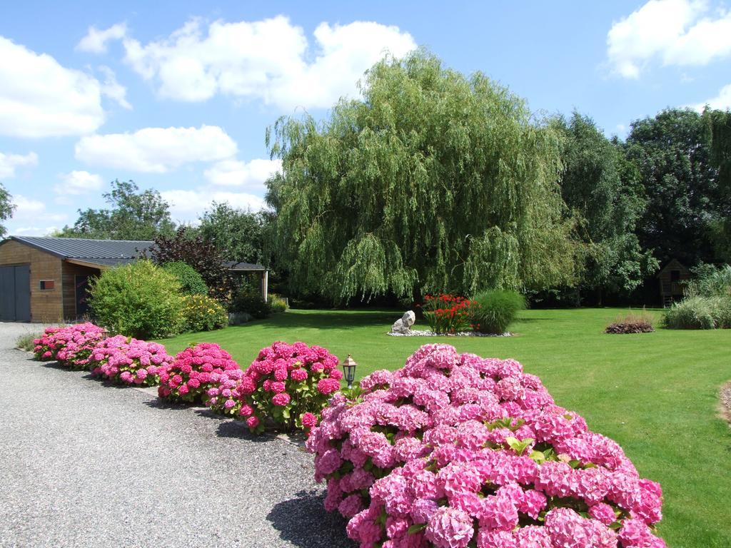 Le Clos Du Clocher Gueudecourt Exteriör bild